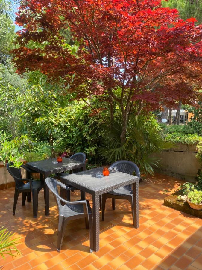 Hotel Rosapineta - Adults Only Линяно Сабиадоро Екстериор снимка