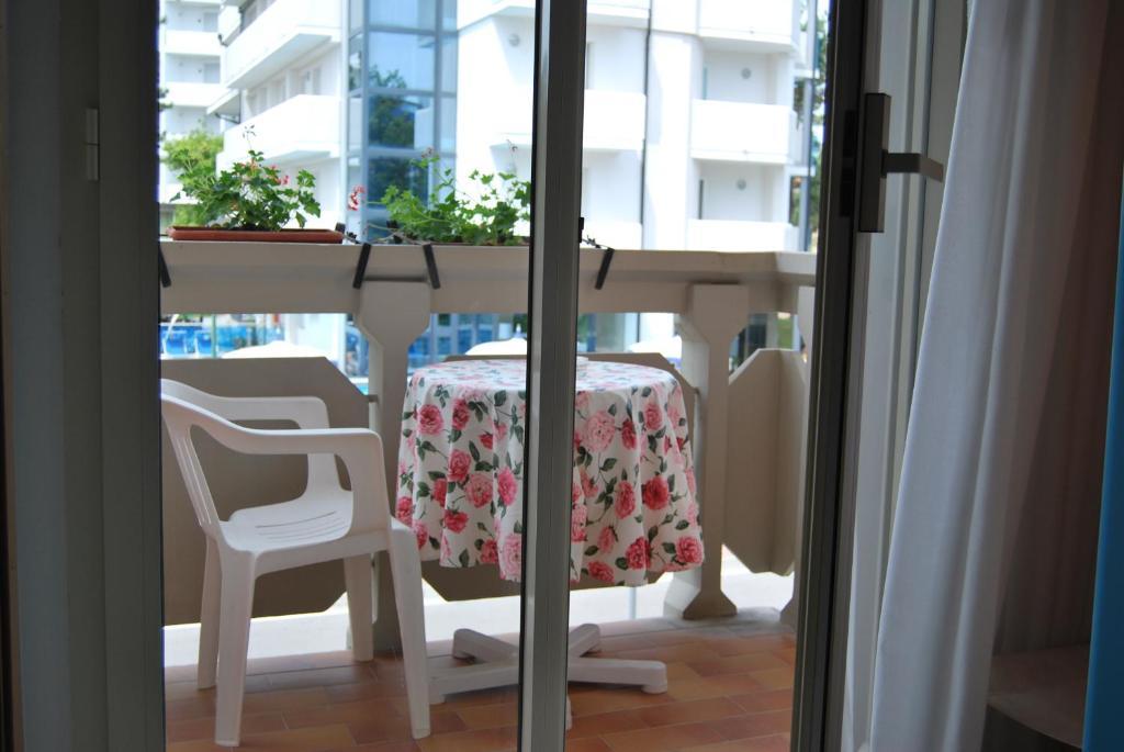 Hotel Rosapineta - Adults Only Линяно Сабиадоро Стая снимка